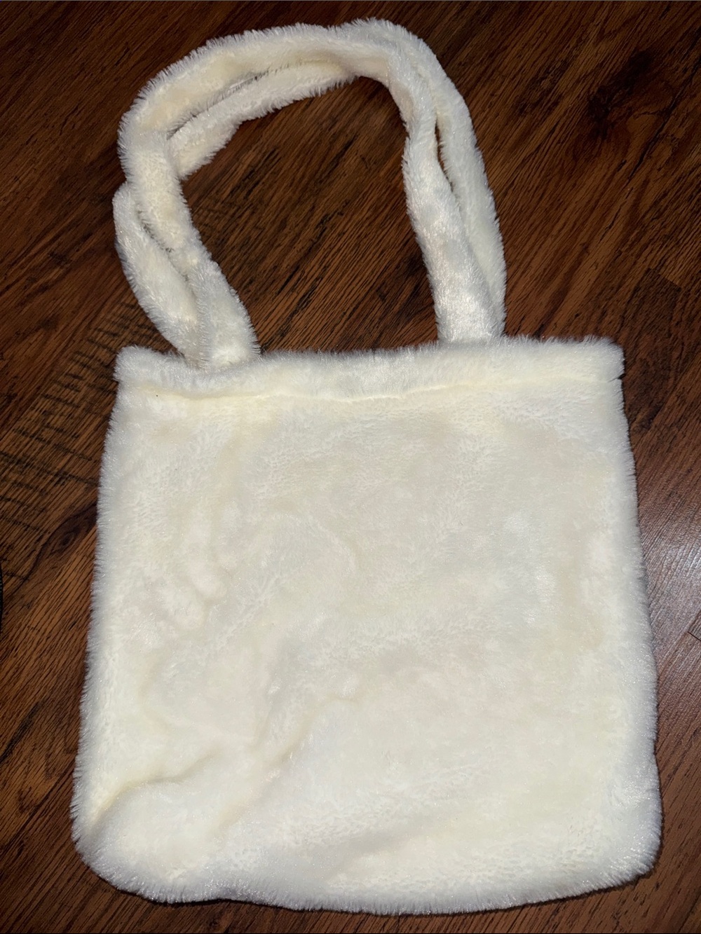 Plush Faux Fur Tote Bag - Cream 38.Mon.B2